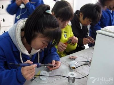 畢業(yè)生進(jìn)電子廠打工？聽(tīng)聽(tīng)過(guò)來(lái)人的心聲